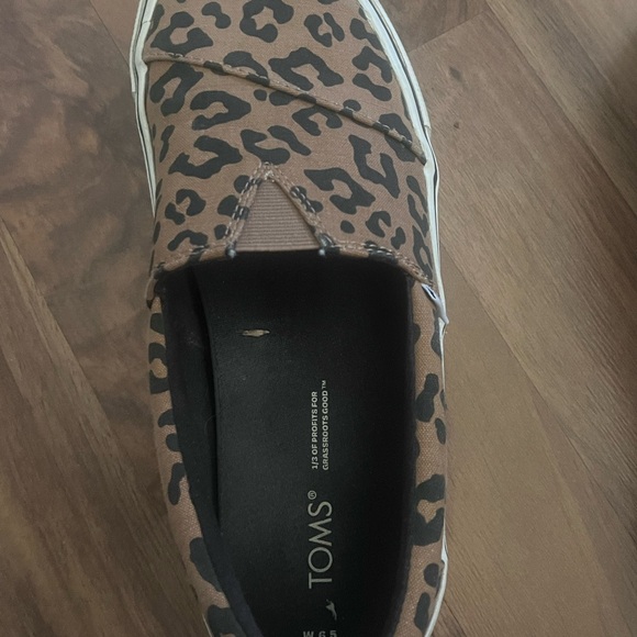 TOMS Leopard-Print Slip-On Sneakers in Brown and Black - Picture 2 of 5